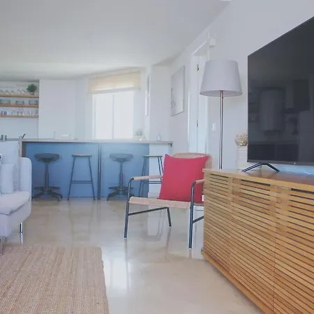Apartment Oasis 100 Meters From With Private Parking *